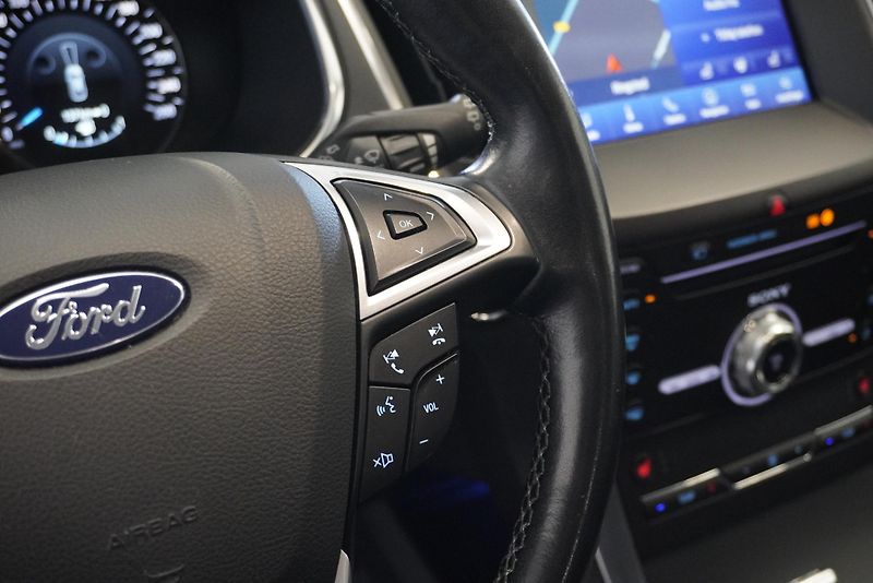 Ford S-MAX  2.0 140 kW TITANIUM 7 míst - fotka 16 z 32