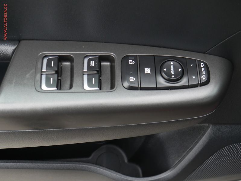Kia Sportage (2016) 1.6 GDi, ČR, Active, navi - fotka 11 z 22