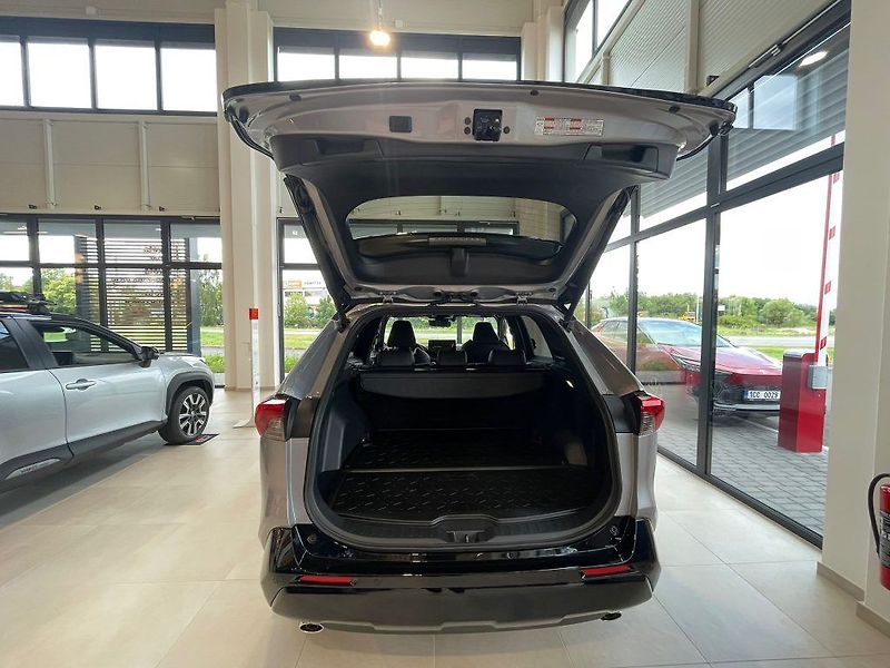 Toyota RAV4 2.5 4x4 Plug-In Selection - fotka 13 z 25