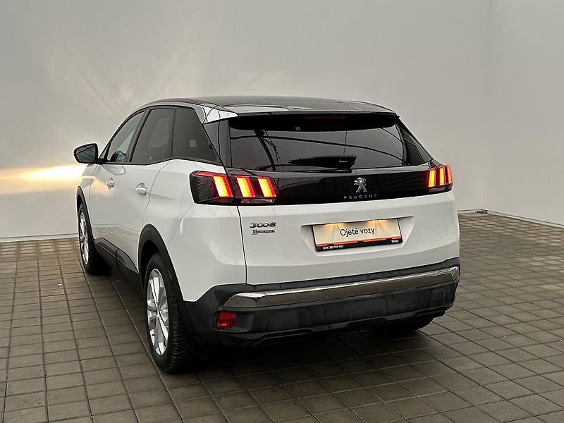 Peugeot 3008 1.2 T ACTIVE - fotka 7 z 26