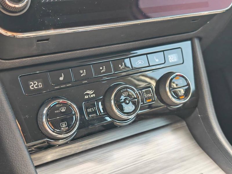 Škoda Superb Ambition 7DSG 2,0TDI - fotka 13 z 23