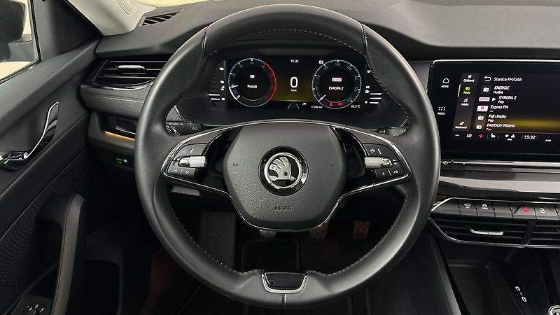 Škoda Octavia 2.0 TDI Style Combi - fotka 9 z 24