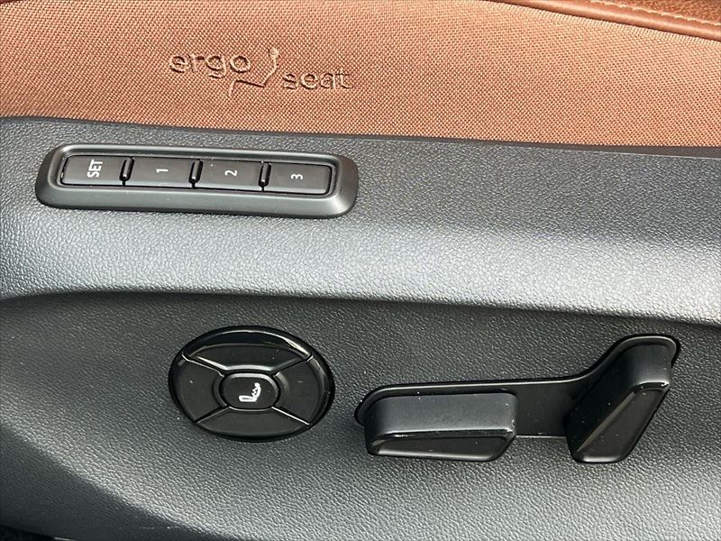 Škoda Superb 2,0 TDi 142kW 7DSG 4x4 L&K - fotka 23 z 36
