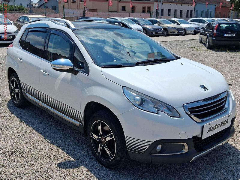 Peugeot 2008 (2015) 1.6 i, ČR - fotografie inzerátu