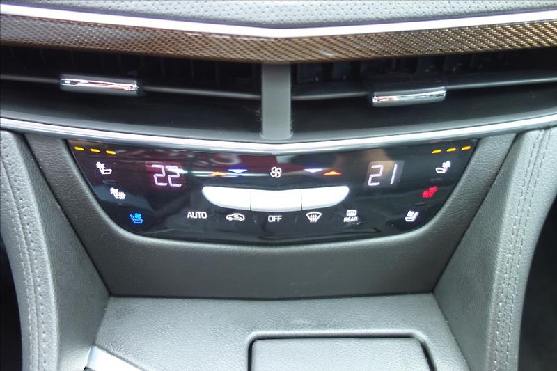 Cadillac CT6 3,6 i V6 250KW,SERV.KN.,AWD. - fotka 30 z 56