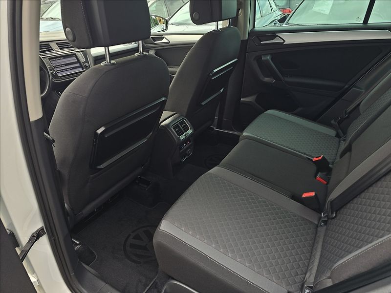 Volkswagen Tiguan 1,4 TSi 110KW COMFORTLINE - fotka 28 z 49