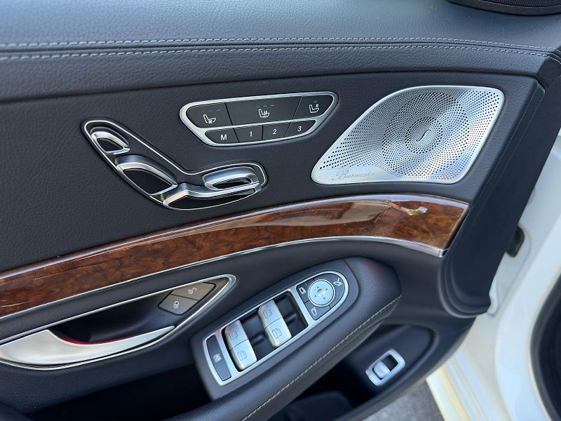 Mercedes-Benz Třídy S S500L 4-matic AMG /servis /  - fotka 10 z 36