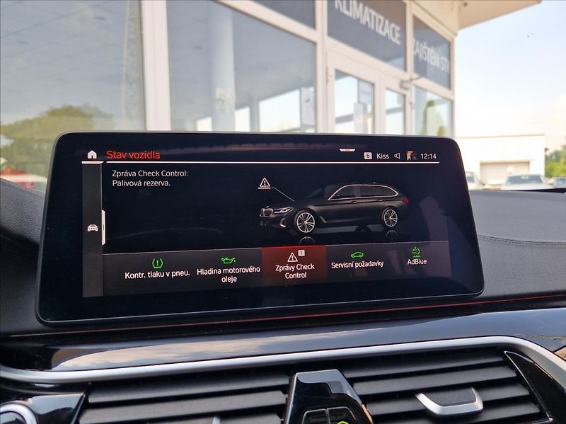 BMW Řada 5 3,0 530d TOURING KOMPLETVÝBAVA - fotka 35 z 46