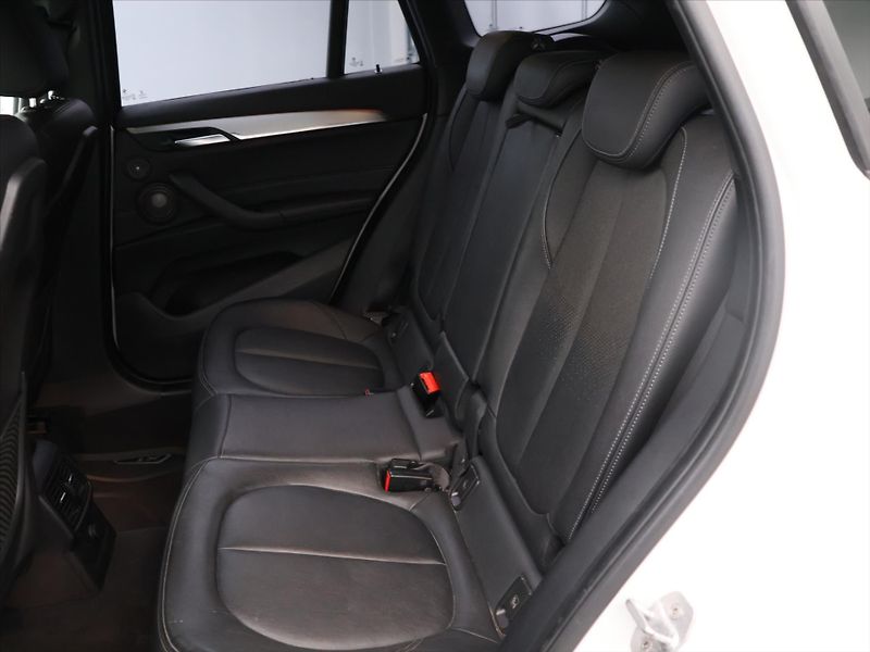 BMW X1 2,0 20d 140kW xDrive Kůže Navi - fotka 14 z 32