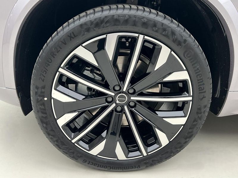 Volvo XC90 (2026) B5 AWD DARK PLUS AUT - fotka 16 z 47