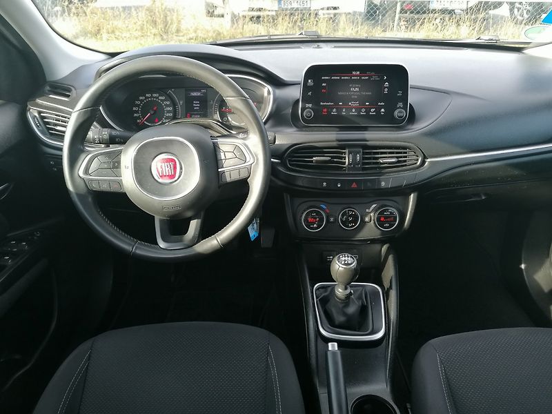 Fiat Tipo (2018) 1.6 JTD Navi,Kamera - fotka 8 z 21