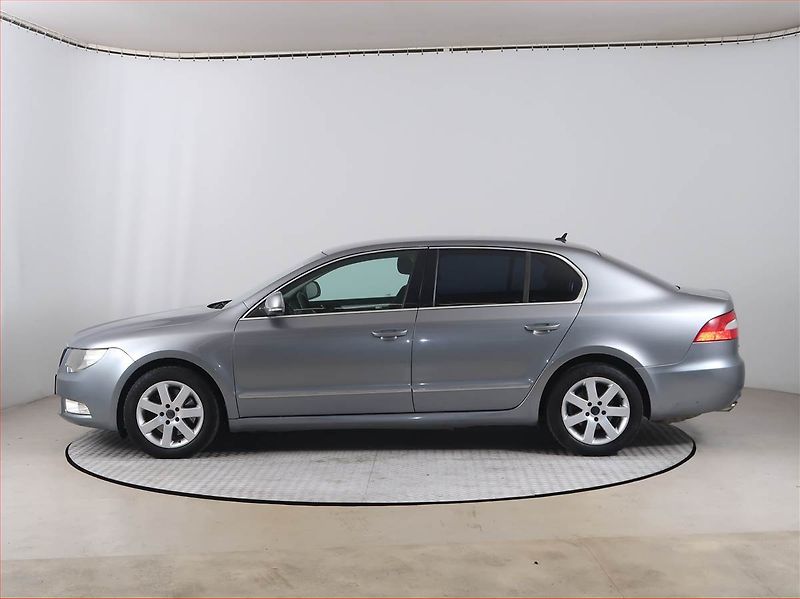 Škoda Superb (2010) 2.0 TDI, Automat, Tempomat - fotka 3 z 17
