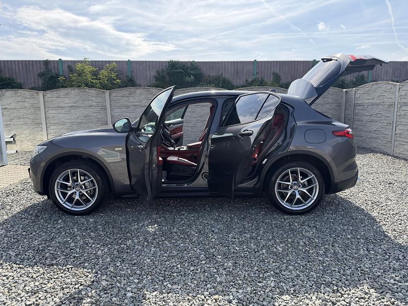Alfa Romeo Stelvio 2.2JTDM Q4 4x4 210PS VELOCE 1A - fotka 138 z 167