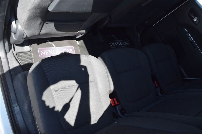 Peugeot 5008 1,6 HDI 84KW AUTOMAT PO SERVIS - fotka 19 z 49