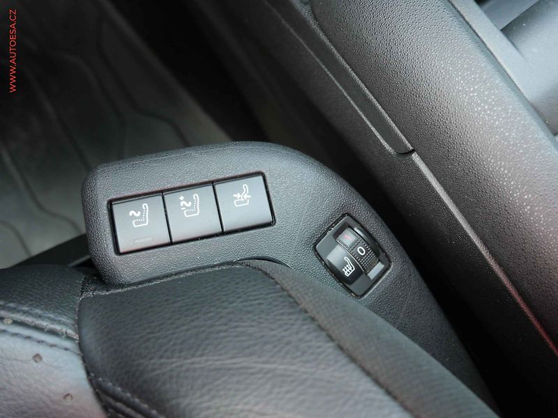 Citroën C4 (2014) 2.0 Blue HDi, Executive, AT - fotka 17 z 29