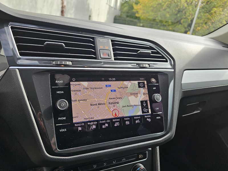 Volkswagen Tiguan (2020) 2.0TDI  - fotka 20 z 22