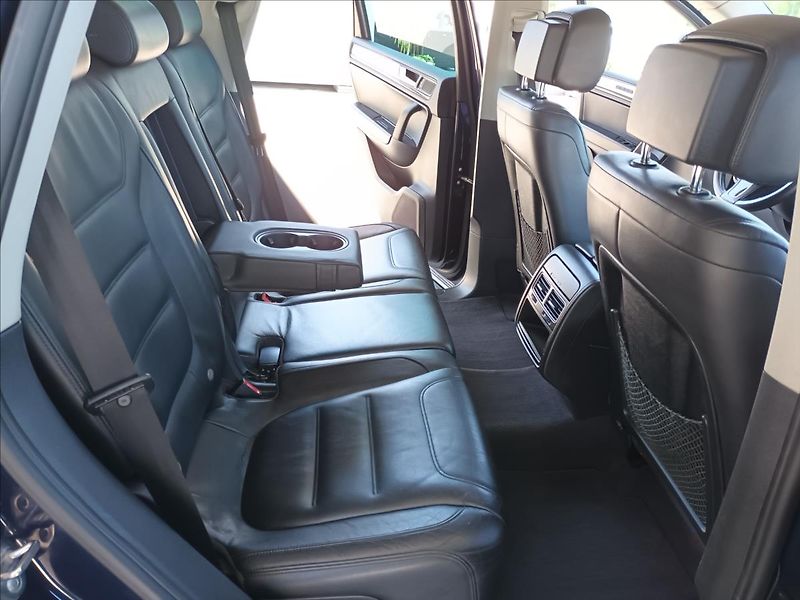 Volkswagen Touareg 3,0 TDI,176KW,NAVI,KŮŽE,PRUŽIN - fotka 22 z 46
