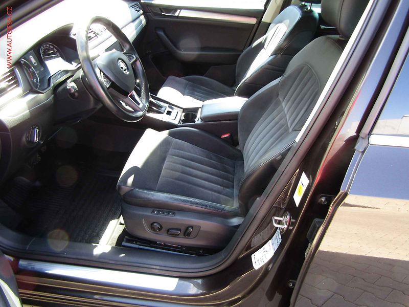 Škoda Superb (2016) 2.0 TDi, Style, DSG, TZ - fotka 9 z 19