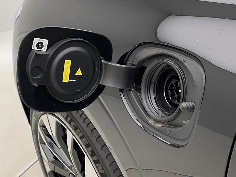 Volvo XC60 T8 AWD RECHARGE DARK ULTRA CZ - fotka 38 z 67