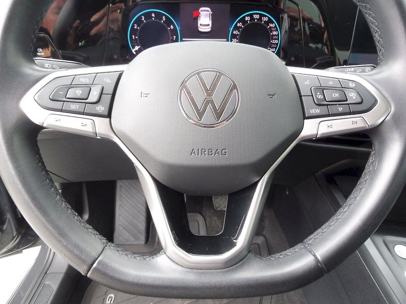 Volkswagen Golf (2024) Life 1,0 TSI 81kW - fotka 10 z 26