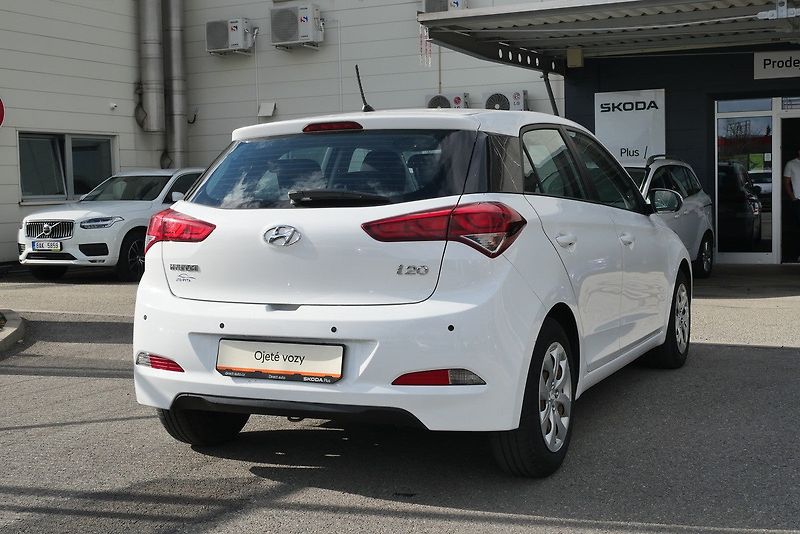 Hyundai i20 - fotka 2 z 6