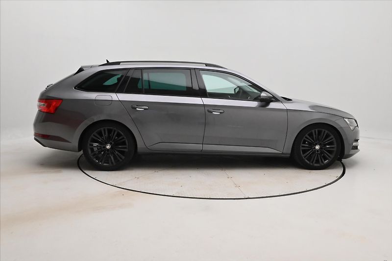 Škoda Superb 2,0 TDI 110kW DSG Style Záruka - fotka 4 z 24