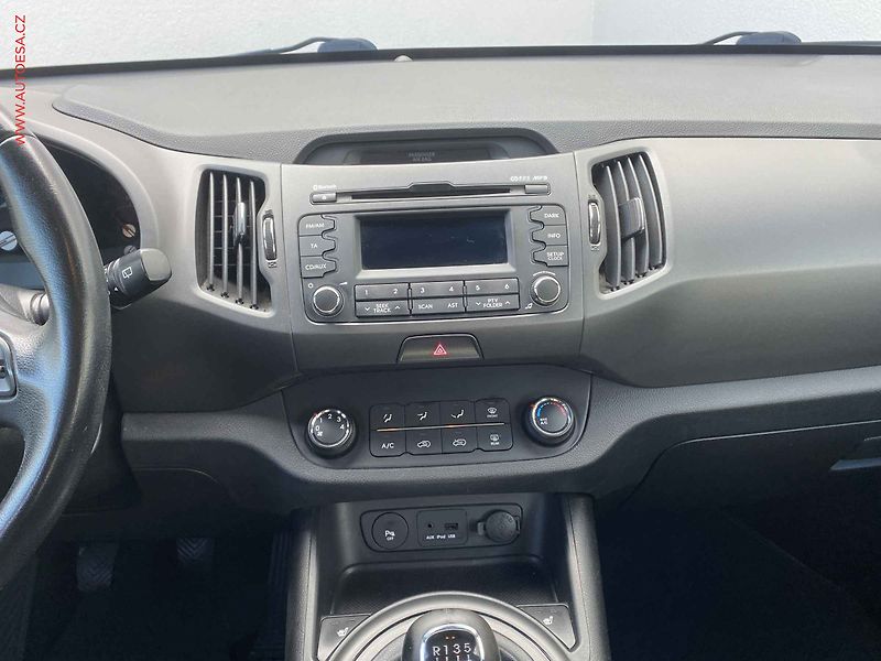 Kia Sportage (2013) 1.6 GDi 2WD, Vision - fotka 12 z 15