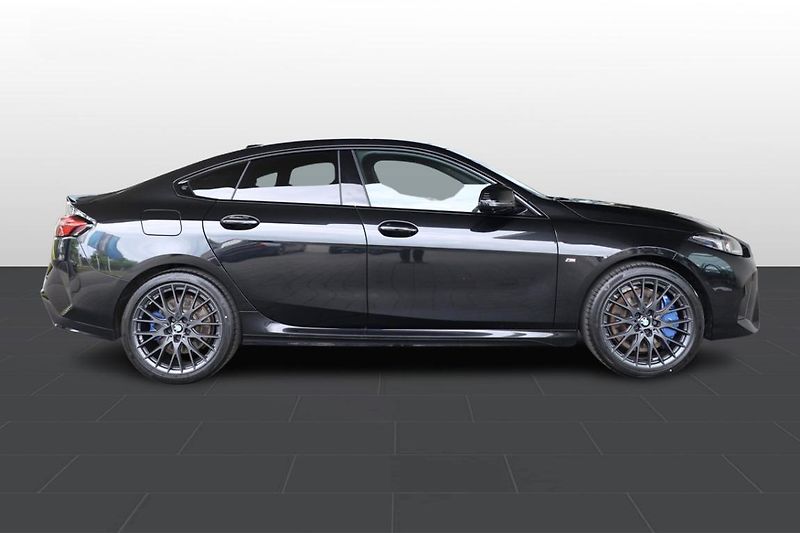 BMW Řada 2 M235 xDrive Gran Coupe - fotka 4 z 26