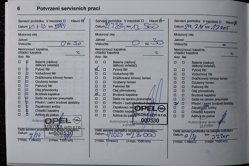 Opel Crossland 1,2 T  ČR,1.MAJ,A/T,18.152KM - fotka 32 z 32