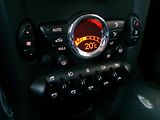 Mini Cooper S (2011) 1,6i AC TEMP ALU 135kW - náhled 22