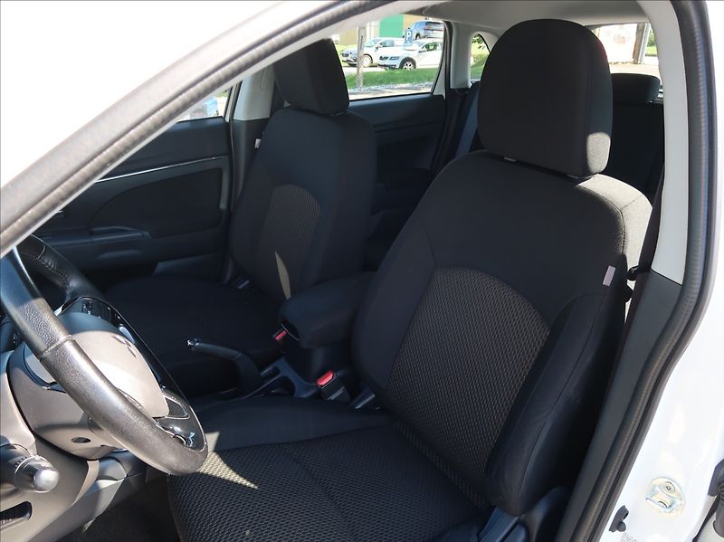 Mitsubishi ASX 1,6 MIVEC,86kW,1majČR,Serv.kn. - fotka 10 z 23