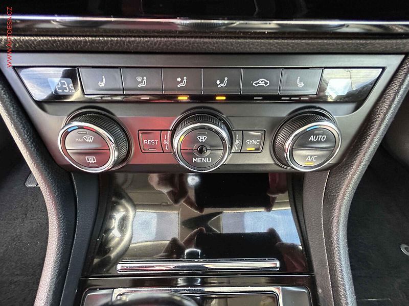 Škoda Superb (2016) 2.0 TDi 4x4, Style, DSG - fotka 14 z 19
