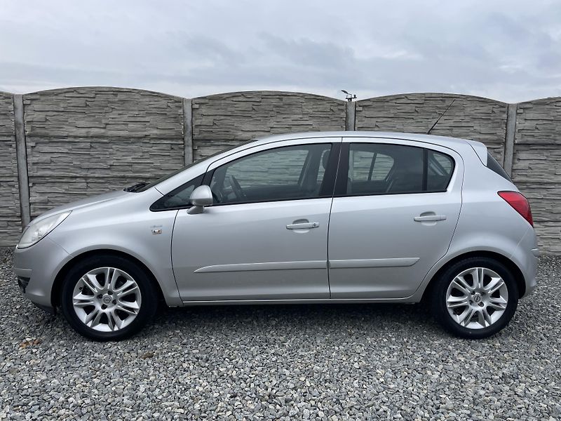 Opel Corsa 1.2i 80PS 141000KM KLIMA STK!! - fotka 1 z 169