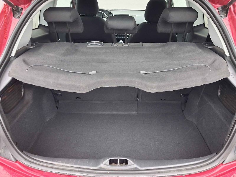 Peugeot 208 (2016) 1.2PT, ČR, AC, park.asist - fotka 7 z 12
