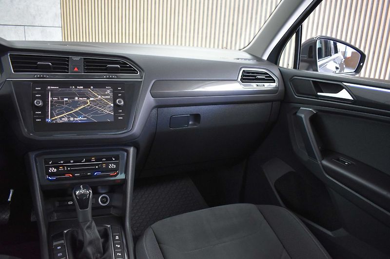 Volkswagen Tiguan 2.0TDI DSG*ACC*VIRTUAL*EL.KUFR - fotka 9 z 46