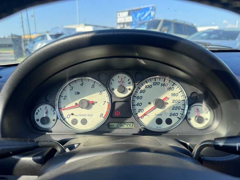 Mazda MX-5 (2000) NB 1,8 107 KW SVOR 6Q - fotka 31 z 45