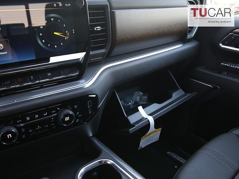 Chevrolet Silverado (2026) High Country 6.2 V8  - fotka 32 z 48