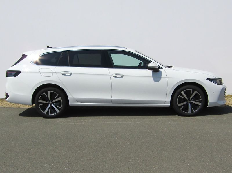 Volkswagen Passat 1,5 eTSI 11KW DSG NEZ.TOPENÍ - fotka 3 z 30