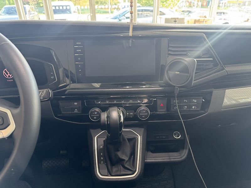 Volkswagen Multivan 2,0TDI DSG 4Motion Highline - fotka 13 z 37