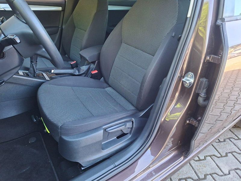 Škoda Octavia (2014) 1.4TSI 103kW 6MAN -1.MAJITEL - fotka 21 z 40