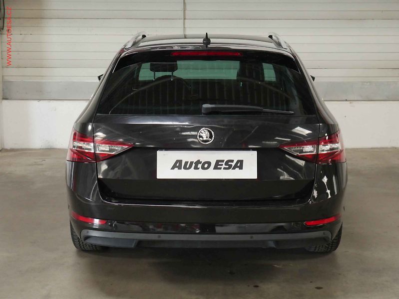 Škoda Superb (2018) 2.0 TDi 4x4, DSG, navi, bixen - fotka 5 z 22