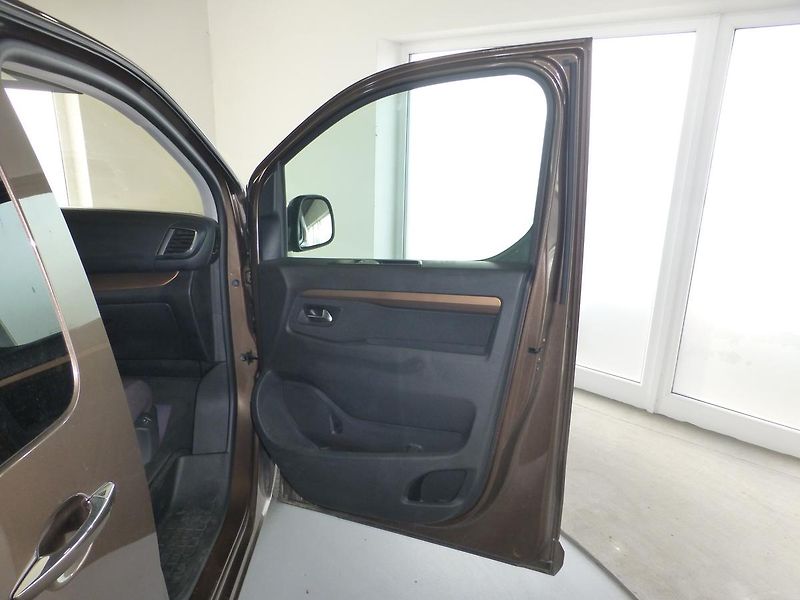 Toyota ProAce Verso (2021) 2,0 D-130KW*KAMER*8M*NEW.ČR-1M - fotka 22 z 28