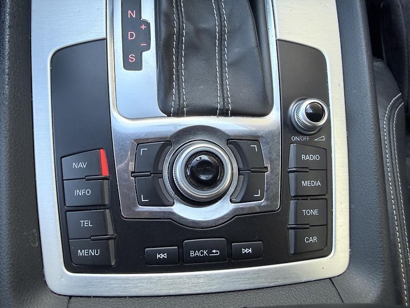 Audi Q7 3.0 180kw - fotka 19 z 37