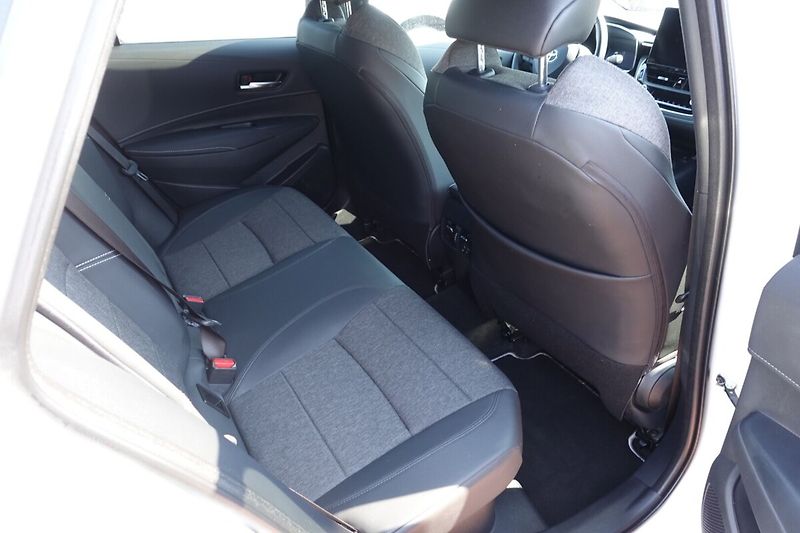 Toyota Corolla 2,0 HEV Style TS - fotka 13 z 32