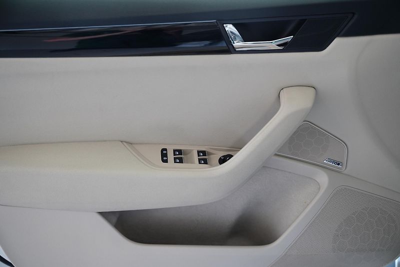 Škoda Superb - fotka 12 z 28