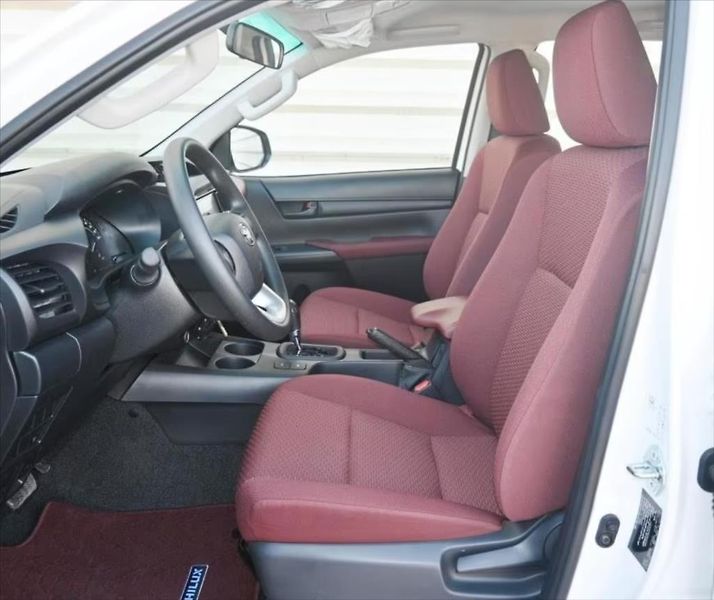Toyota Hilux (2025) DC 2,7i VVT-i 6 AT 4X4 - fotka 3 z 6