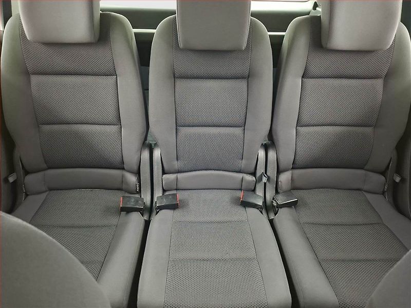 Volkswagen Touran (2015) 1.2 TSI, Serv.kniha, Tempomat - fotka 10 z 17