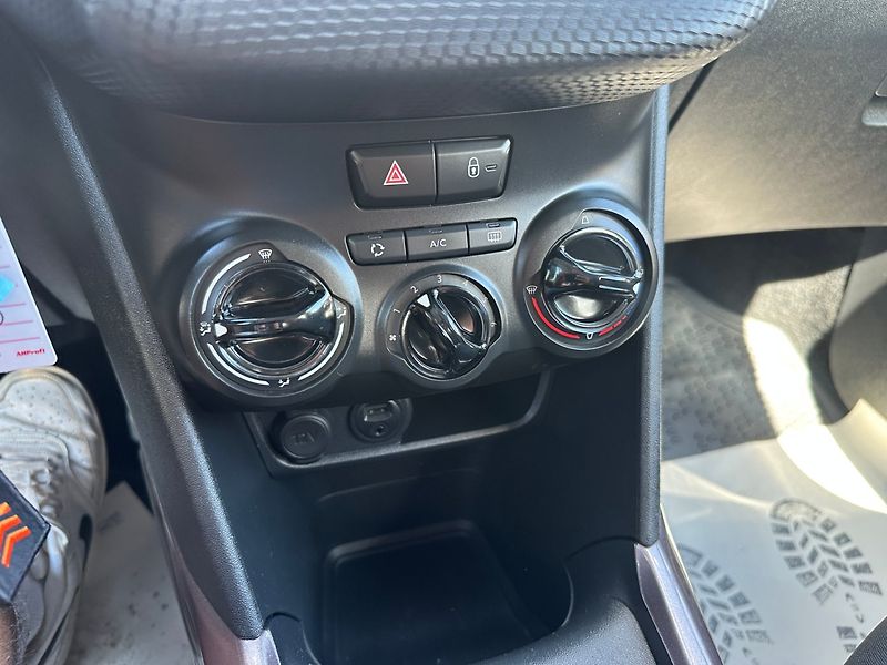Peugeot 2008 (2014) 1.2T 60kw - fotka 20 z 22