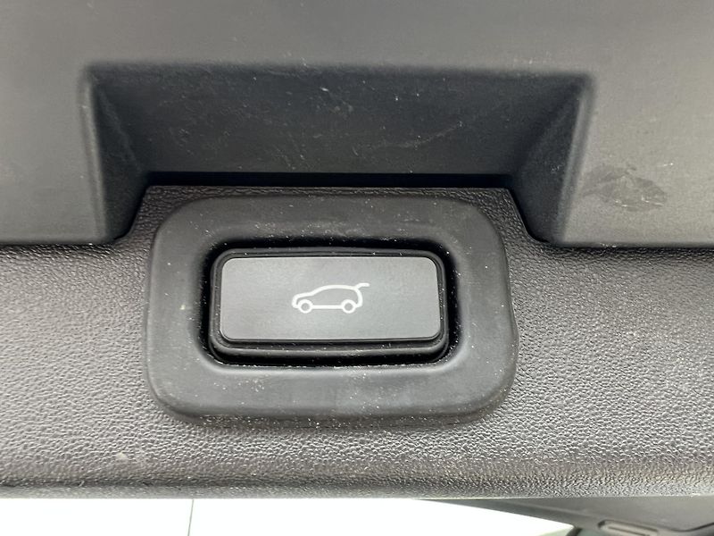 Land Rover Discovery (2022) D300*Dynamic*AWD*DPH - fotka 34 z 43