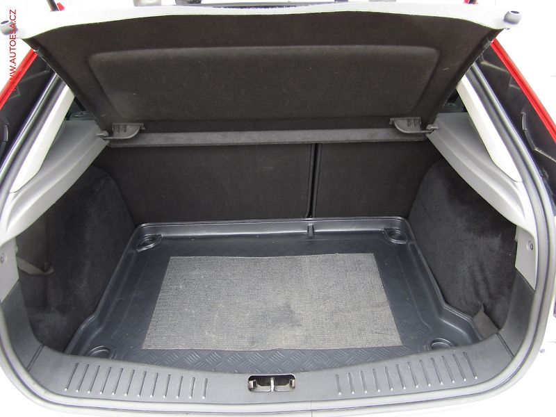Ford Focus (2009) 1.6 TDCi, Klima - fotka 7 z 16